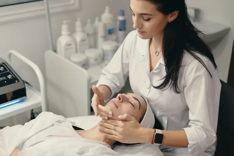 Titelbild: Digitales Marketing für ästhetische Kliniken