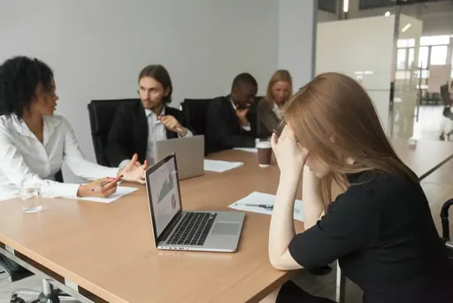 Imagem de capa do artigo: Unternehmen stagnieren: Anzeichen dafür, dass das Problem die Kundenakquise ist